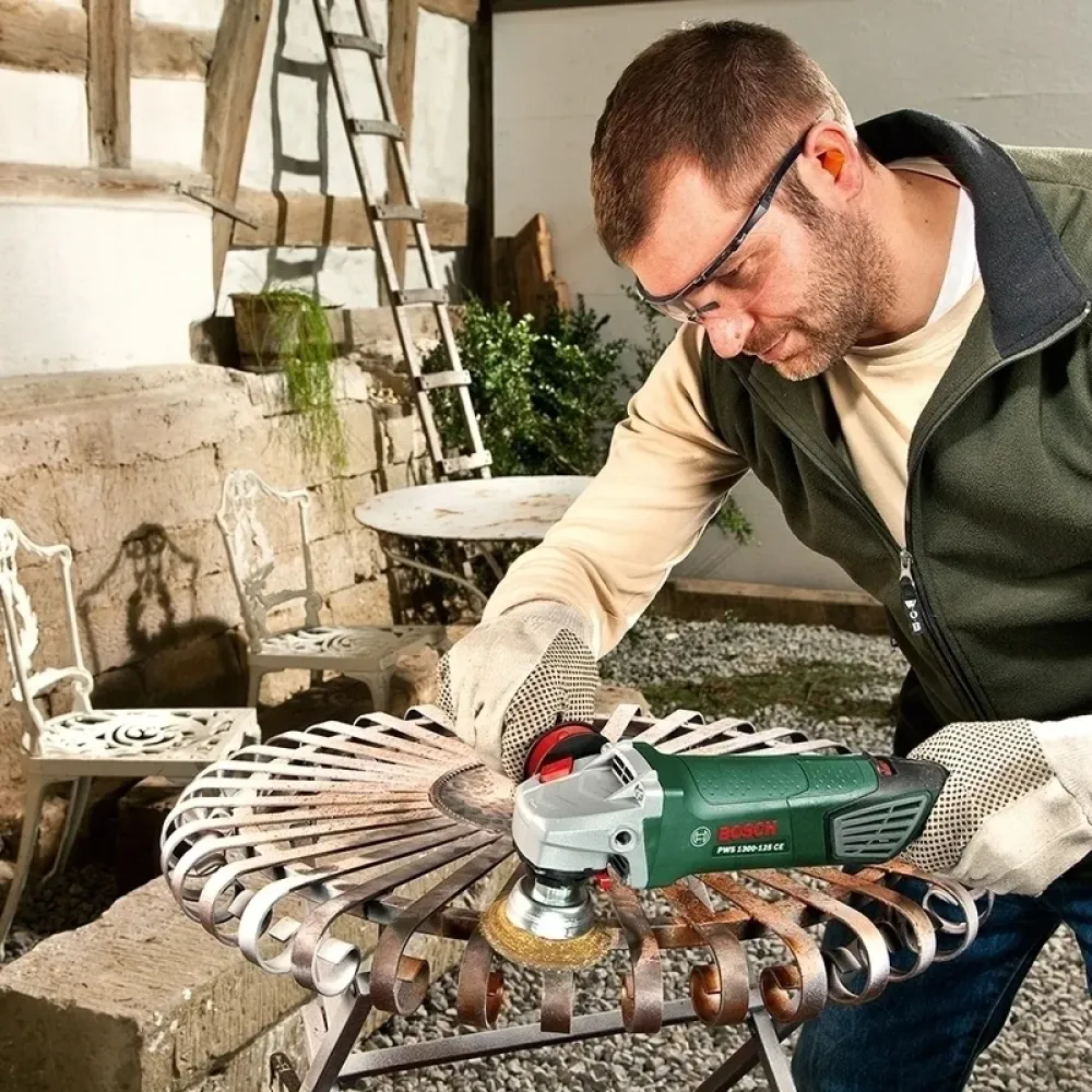 Bosch PWS 1000-125 CE угловая шлифмашина, 06033A2820