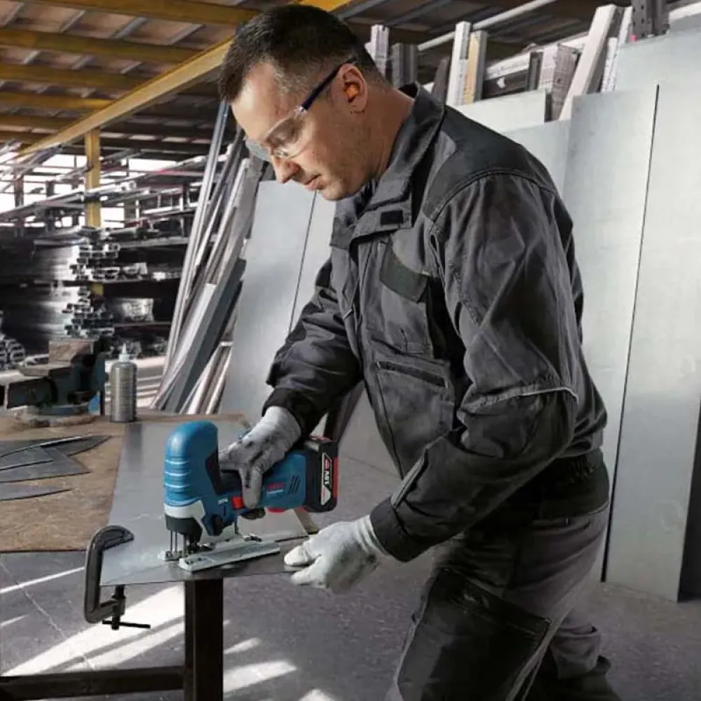 Bosch GST 185-LI Professional Solo аккумуляторный лобзик (без АКБ и ЗУ), 06015B3021