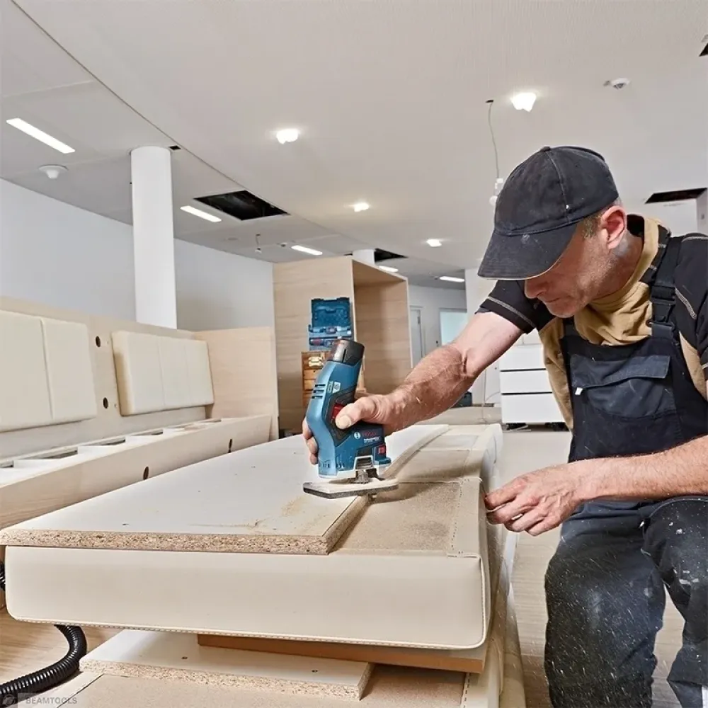 Bosch GKF 12V-8 Professional Solo аккумуляторный фрезер (без АКБ и ЗУ), 06016B0002