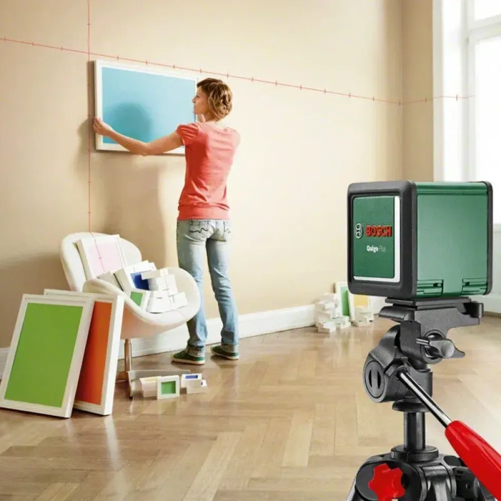 Bosch Quigo лазерный уровень + Bosch MM2 0603663521