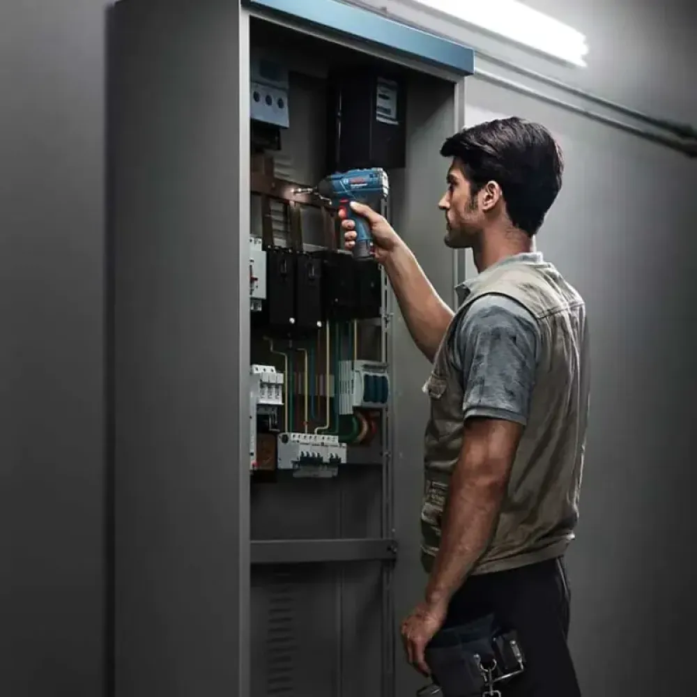 Bosch GDR 120-LI Professional аккумуляторный гайковёрт (1 x 2 Ач, ЗУ), 06019F0007